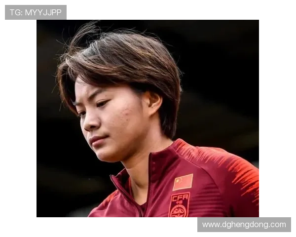 足球报评王霜落选令人惋惜 女足亚冠冠军荣誉应获更多尊重 足球报评王霜落选令人惋惜 女足亚冠冠军荣誉应获更多尊重